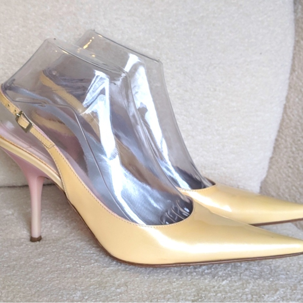 Guisepette Zanotti Pale Yellow
cream and Pink pointy toe heel
pump 90 chanel